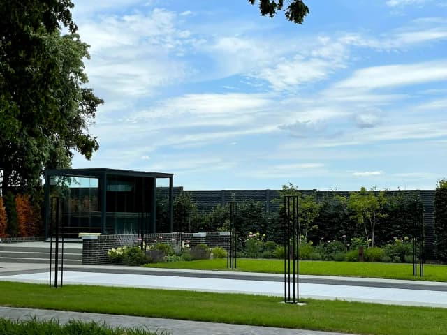 REINHART Spa Kompakt Nahansicht im Privatgarten